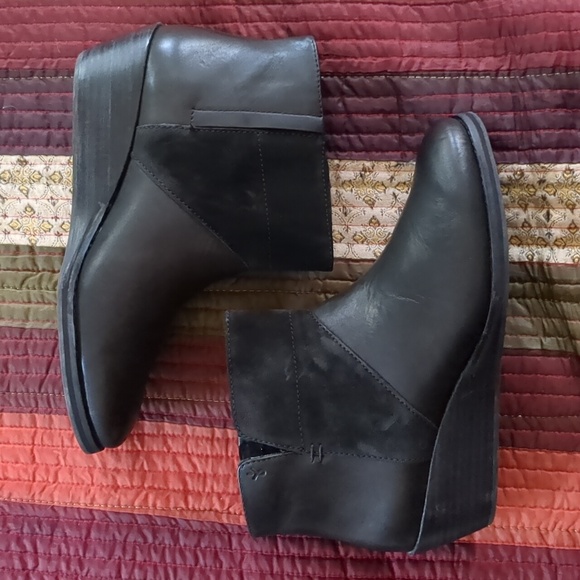 EMU* Australia 'Carlisle' suede/leather slip on wedge heel easy wear ankle boot - Picture 3 of 13